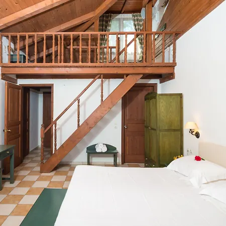 Sea View Village 4*