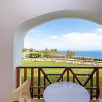 Sea View Village 4*