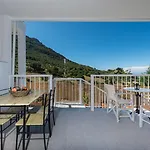 Sea View Village 4*