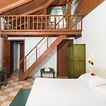 Sea View Village 4*
