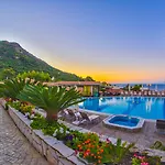 Sea View Village Aparthotel