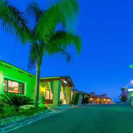 Apart-hotel Sea View Village