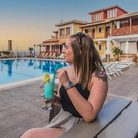 Апарт-отель Sea View Village
