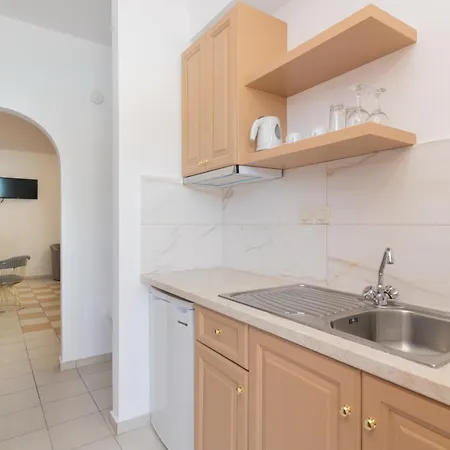 Sea View Village Aparthotel 4*