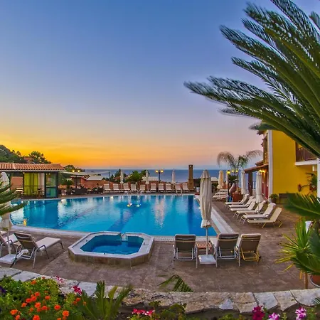 Sea View Village 4*