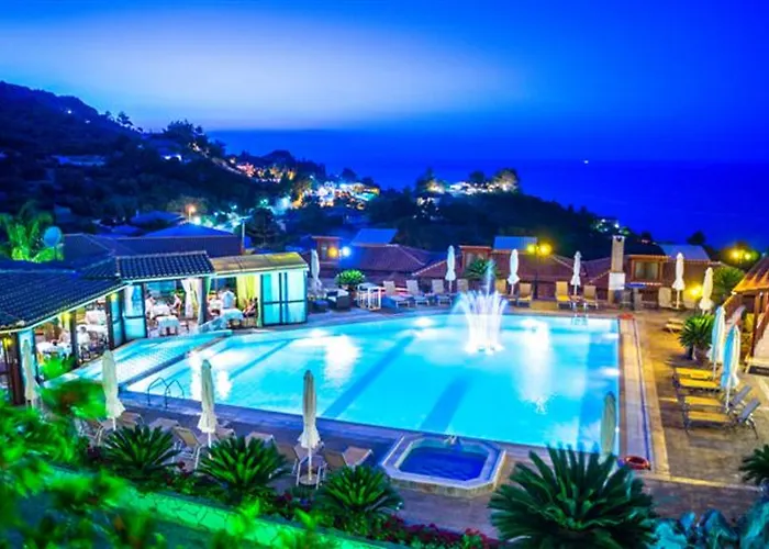 Sea View Village Apartahotel 4*