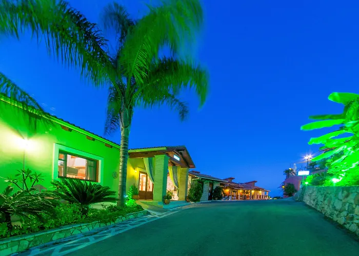 Apartahotel Sea View Village